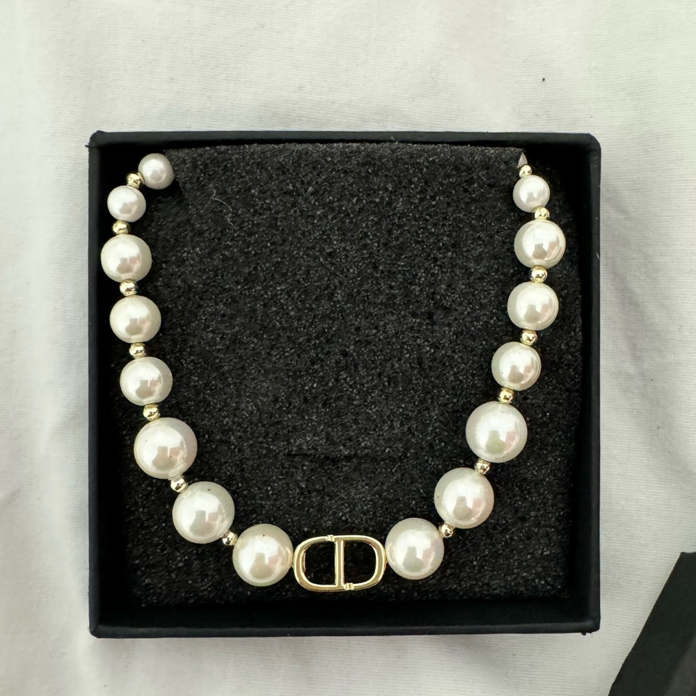 rare pearl necklace never worn!!